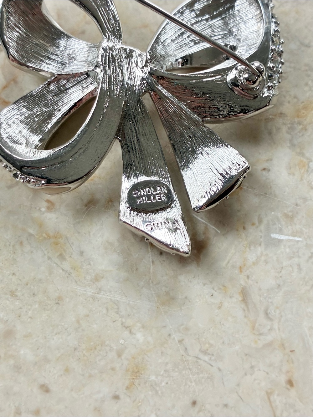 Nolan Miller Shining Spirit Bow Brooch Pin Vintage Silver Tone Rhinestones - Picture 5 of 12